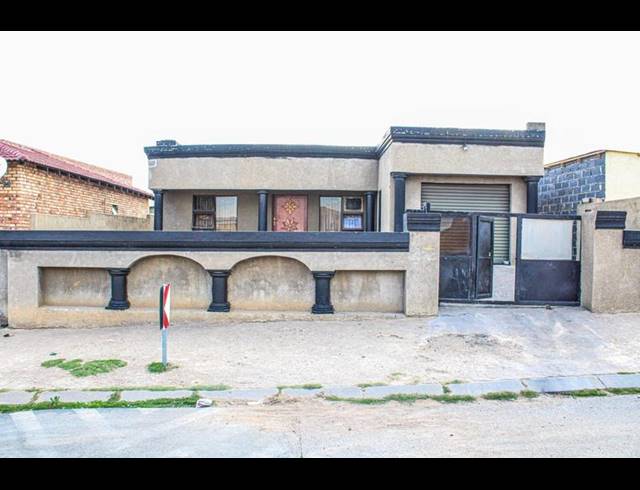 2 BEDROOM HOUSE FOR SALE IN UMTHAMBEKA
